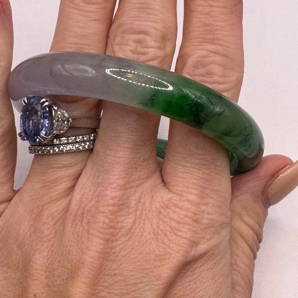 Jadeite Bangle Bracelet Spinich and Lavender 11mm wide / Interior 55mm - Picture 4 of 4